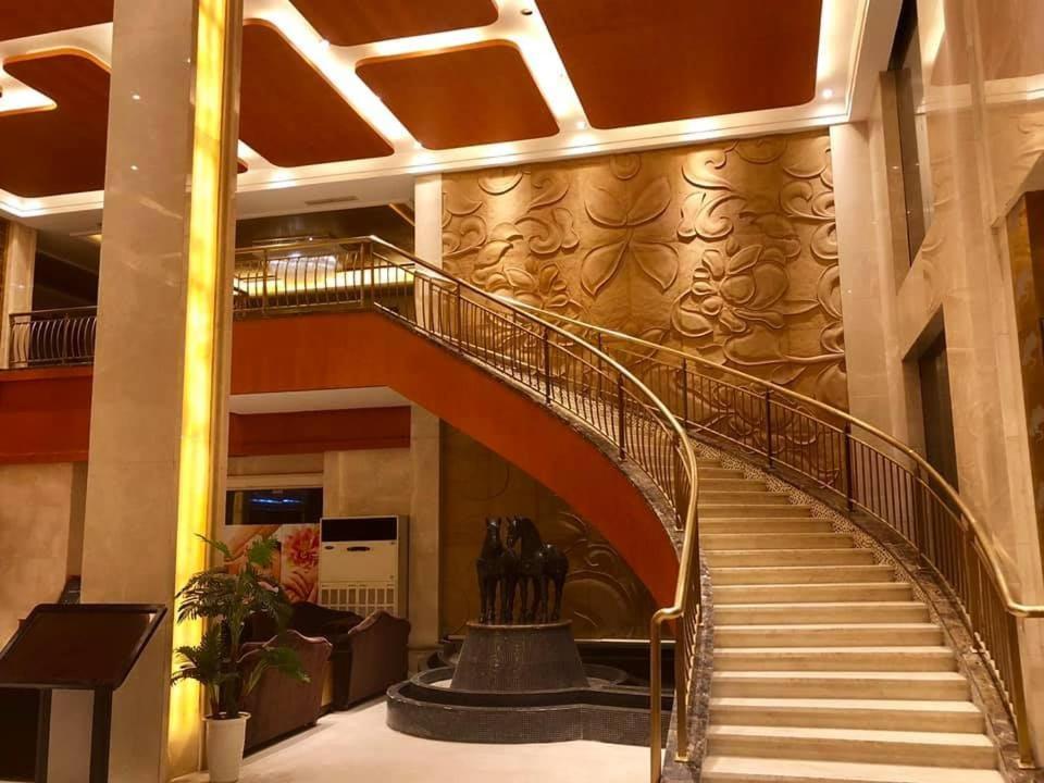 Dork Jumpa Hotel Вьентьян Экстерьер фото
