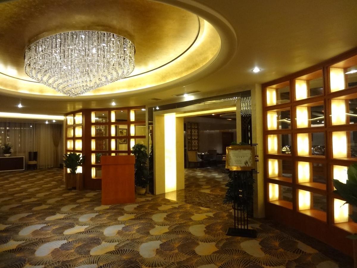 Dork Jumpa Hotel Вьентьян Экстерьер фото